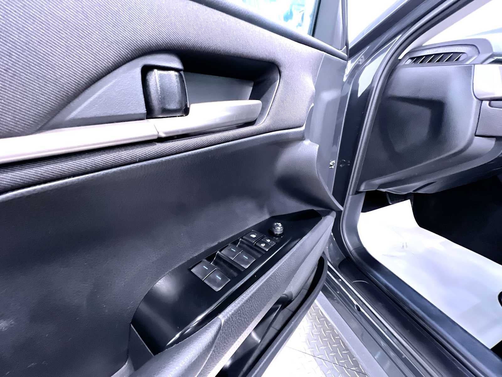 Used 2025 Toyota Camry LE FWD image 12