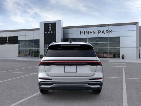 New 2025 Lincoln Nautilus Reserve w/ Jet Appearance Package image 5