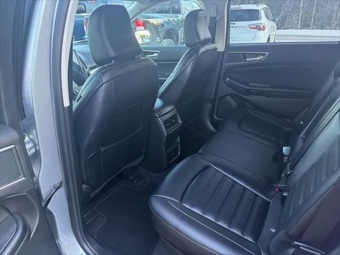 Used 2023 Ford Edge SEL image 17