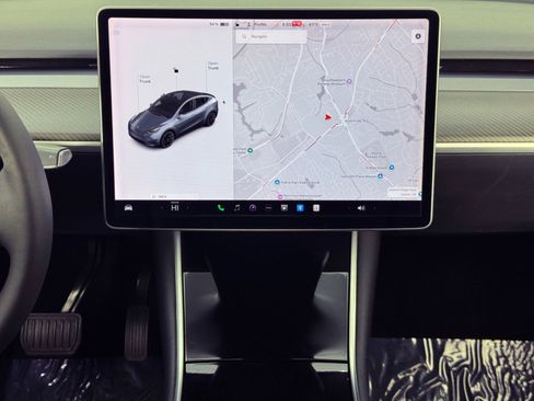 Used 2020 Tesla Model Y Long Range image 21