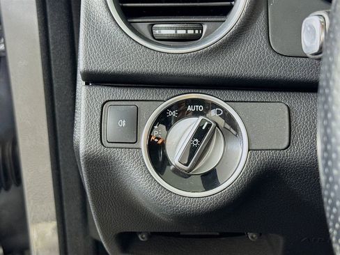 Used 2014 Mercedes-Benz C 250 Sedan image 10