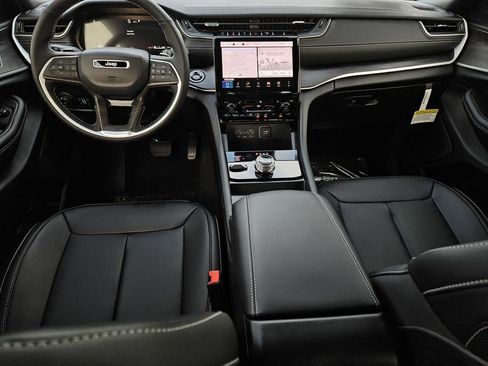 New 2025 Jeep Grand Cherokee Limited AWD/4WD image 10