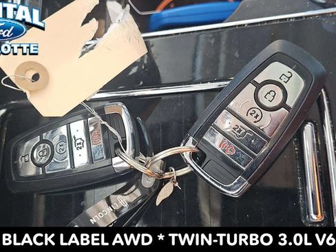 Used 2023 Lincoln Aviator Black Label w/ Class IV Trailer Tow Package AWD/4WD image 18