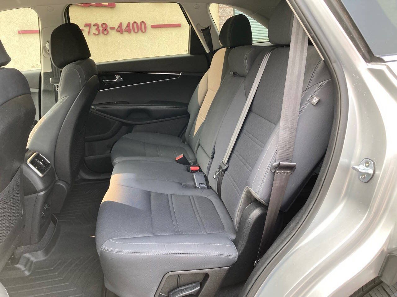 Used 2017 Kia Sorento AWD image 10