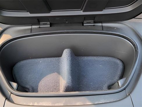 Used 2023 Volvo XC40 Recharge Ultimate w/ Protection Package Premier image 13