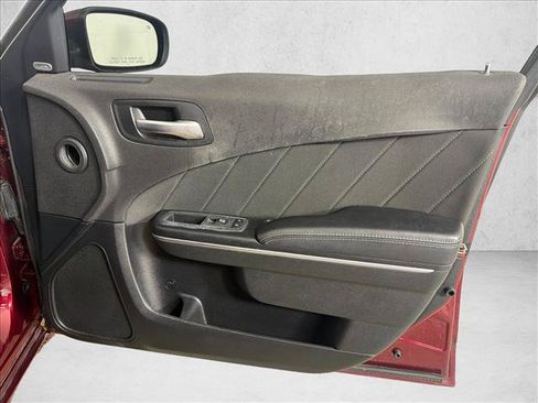 Used 2017 Dodge Charger SXT RWD image 14