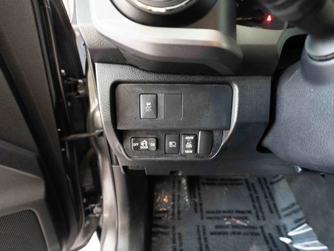 Used 2021 Toyota Tacoma TRD Off-Road w/ TRD Premium Off Road Package image 11