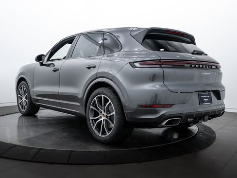 New 2026 Porsche Cayenne image 3