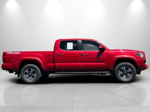 Used 2019 Toyota Tacoma TRD Sport w/ Technology Package AWD/4WD image 8