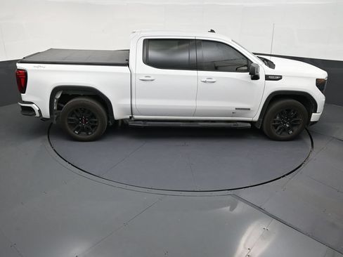 Used 2024 GMC Sierra 1500 Elevation w/ LPO, Elevation Black Package AWD/4WD image 17