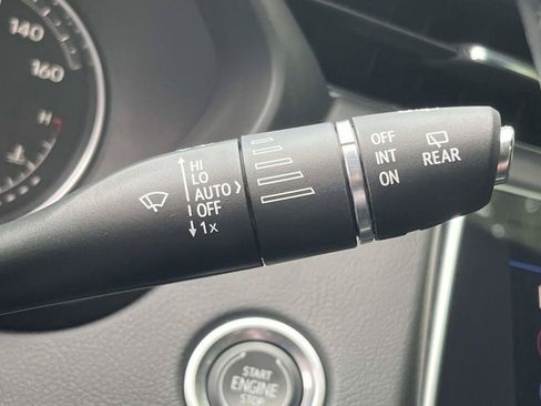 Used 2023 Cadillac XT4 Premium Luxury w/ Cold Weather Package AWD/4WD image 36