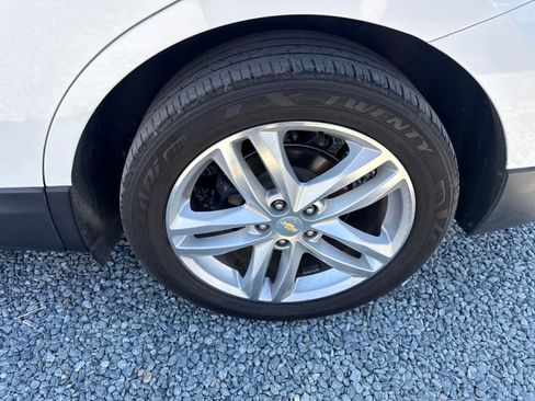 Used 2018 Chevrolet Equinox Premier FWD image 11