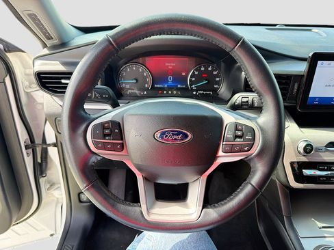 Used 2023 Ford Explorer XLT RWD image 13