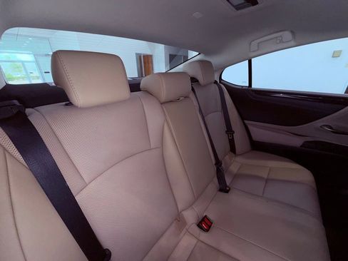 Certified 2021 Lexus ES 350 w/ Premium Package image 16