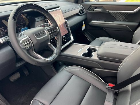 New 2026 GMC Acadia Denali w/ Super Cruise Package FWD image 7