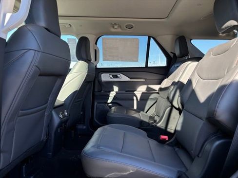 New 2026 Ford Explorer Active w/ Active Comfort Package image 14