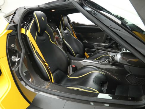 Used 2014 Ferrari LaFerrari image 32