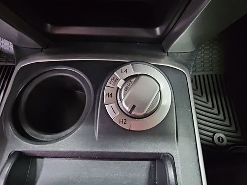 Used 2014 Toyota 4Runner SR5 image 19