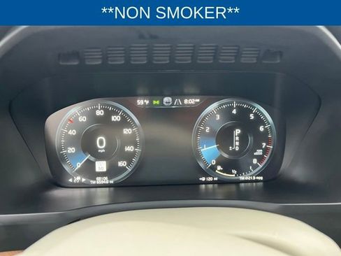 Used 2022 Volvo XC90 T6 Momentum w/ Climate Package image 8