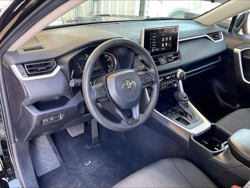 Used 2025 Toyota RAV4 XLE FWD image 14