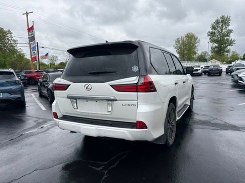 Used 2016 Lexus LX 570 4WD w/ Luxury Package image 7
