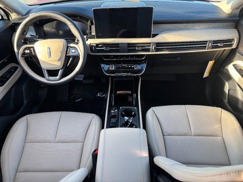 New 2026 Lincoln Corsair Premiere image 11