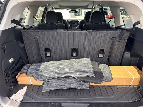 Certified 2025 Subaru Ascent Onyx Edition AWD/4WD image 11