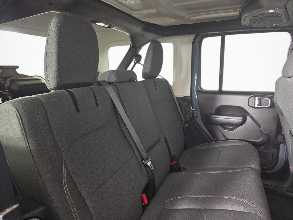 Used 2024 Jeep Wrangler Unlimited AWD/4WD image 36