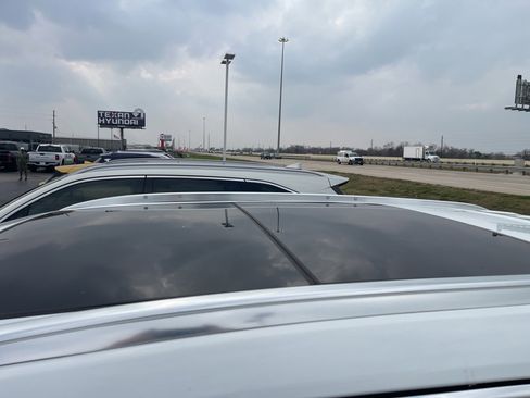 Used 2017 Cadillac XT5 Luxury w/ Driver Awareness Package image 11