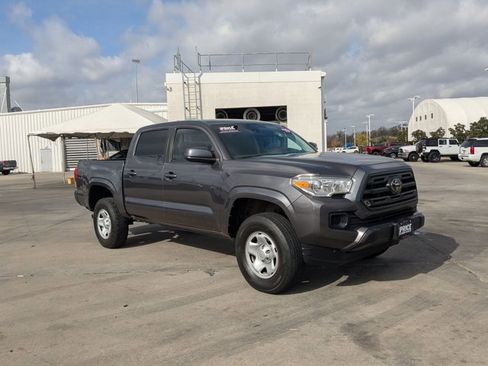 Used 2019 Toyota Tacoma SR w/ SR Convenience Package image 3