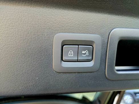 Used 2025 MAZDA CX-30 AWD 2.5 S w/ Premium Package image 35