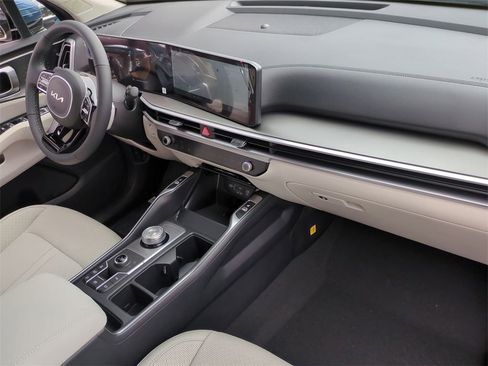 Certified 2025 Kia Sorento EX image 27
