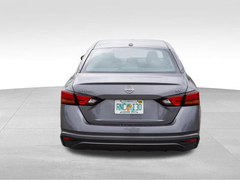Used 2024 Nissan Altima 2.5 SV FWD image 6