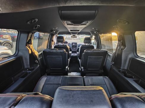Used 2019 Dodge Grand Caravan GT FWD image 14