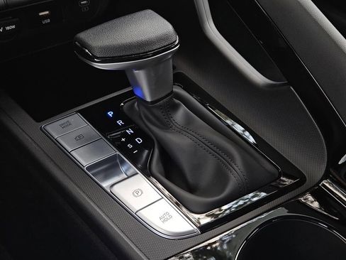 New 2025 Hyundai Elantra Blue image 24