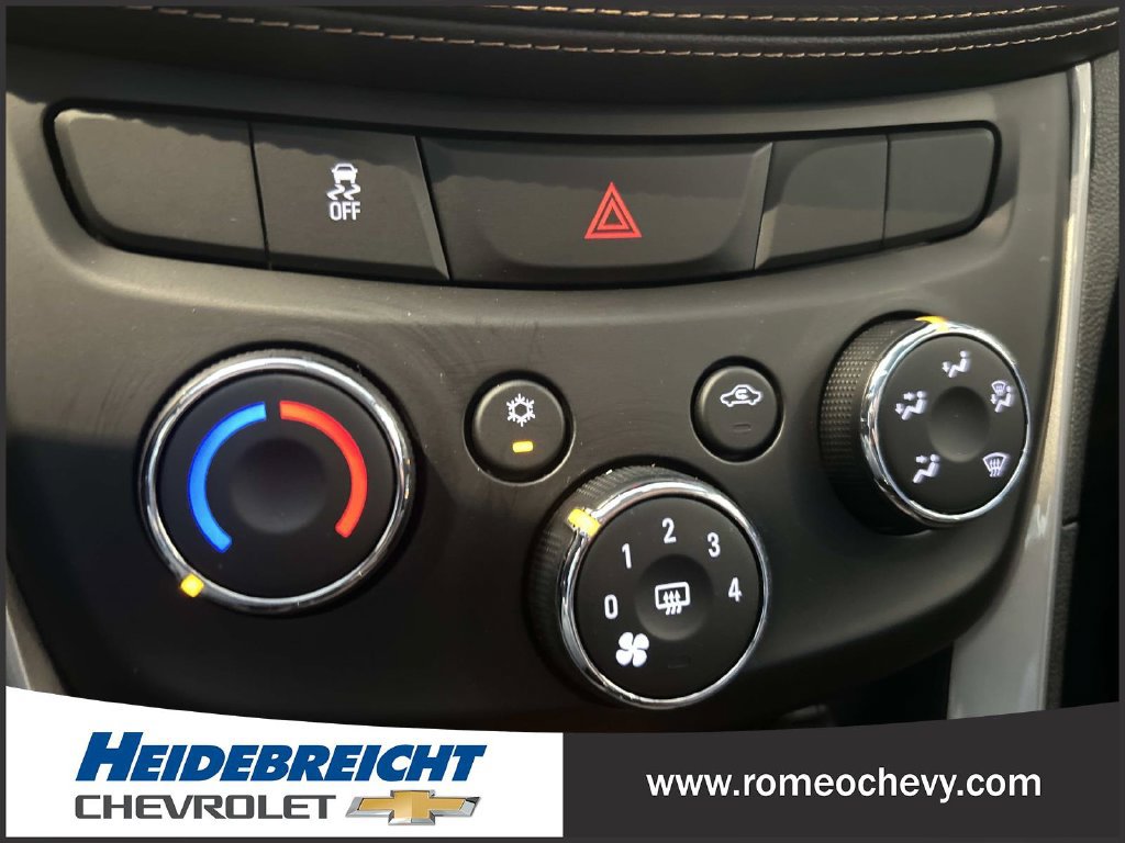 Used 2019 Chevrolet Trax LT w/ LT Convenience Package AWD/4WD image 23