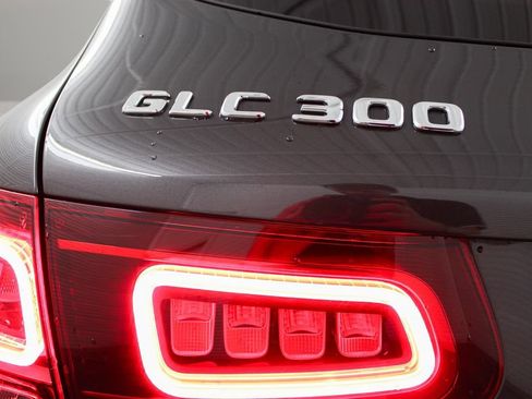 Used 2022 Mercedes-Benz GLC 300 image 31