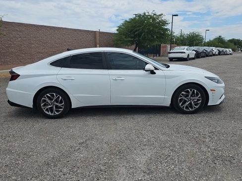 Used 2021 Hyundai Sonata SEL w/ Preferred Accessory Package FWD image 4