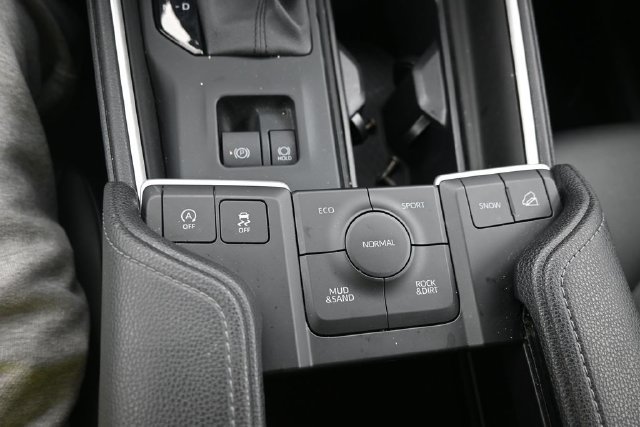Used 2026 Toyota Grand Highlander AWD image 32