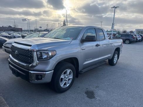 Used 2018 Toyota Tundra SR5 image 2