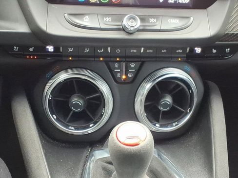 Used 2019 Chevrolet Camaro ZL1 image 16