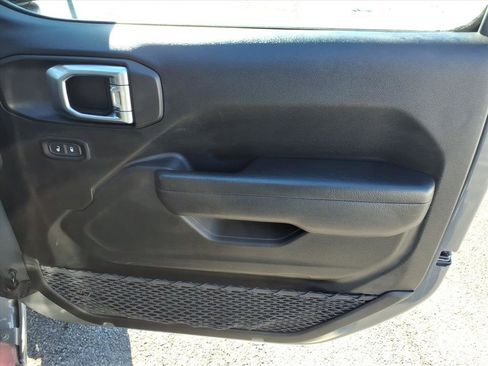 Used 2023 Jeep Gladiator Sport image 16