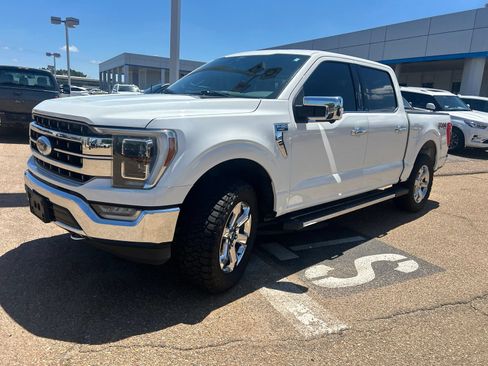 Used 2021 Ford F150 Lariat w/ Equipment Group 502A High AWD/4WD image 3