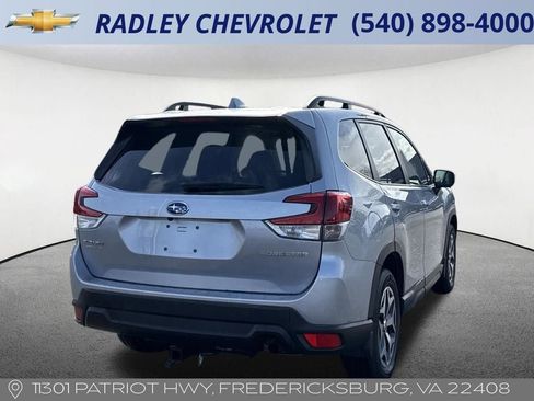 Used 2023 Subaru Forester Premium image 18