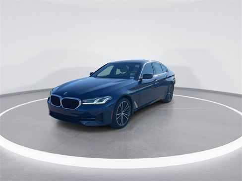 Used 2022 BMW 540i w/ Premium Package image 3