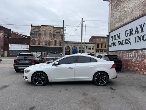 Used 2016 Volvo S60 T6 R-Design Platinum image 5