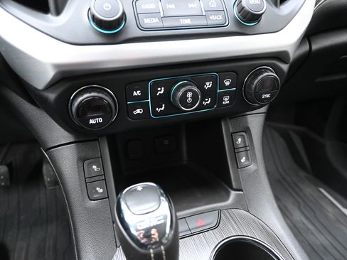 Used 2019 GMC Acadia SLT image 12