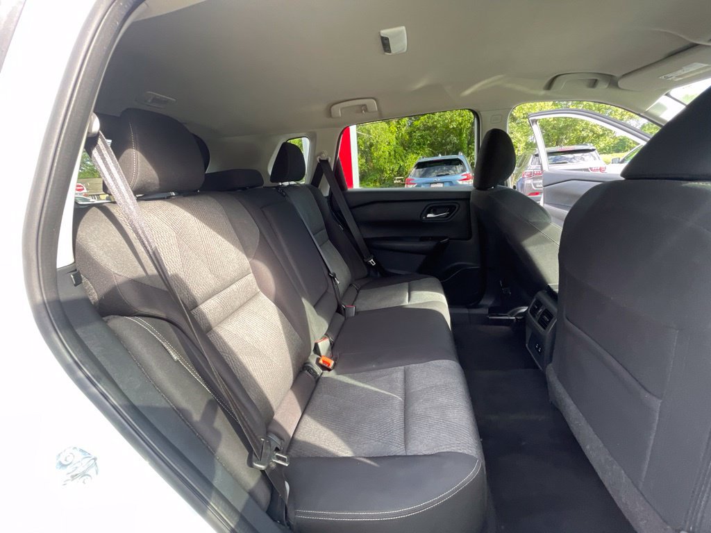 Certified 2024 Nissan Rogue SV AWD/4WD image 17