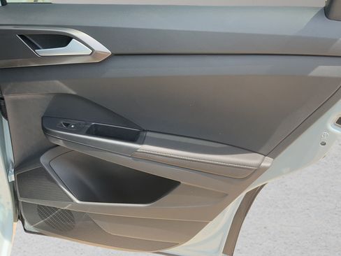 New 2026 Volkswagen Taos SE FWD image 12
