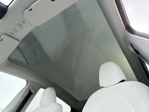 Used 2023 Tesla Model Y Long Range image 21